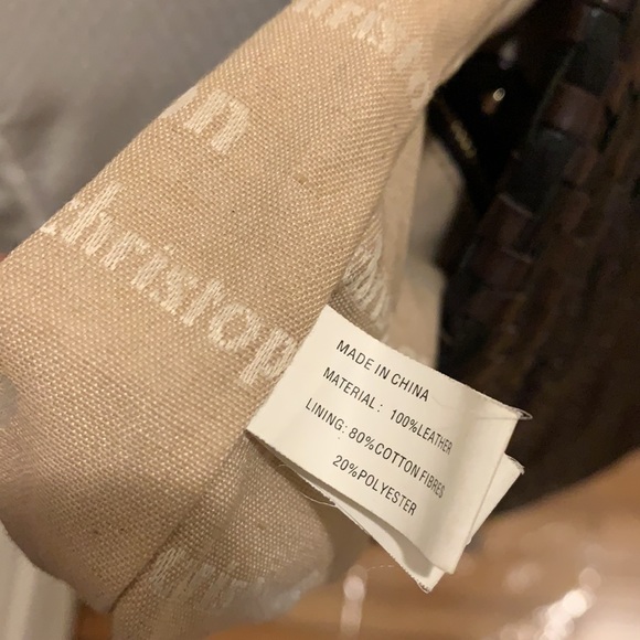 Leather crossbody bag - Picture 9 of 16